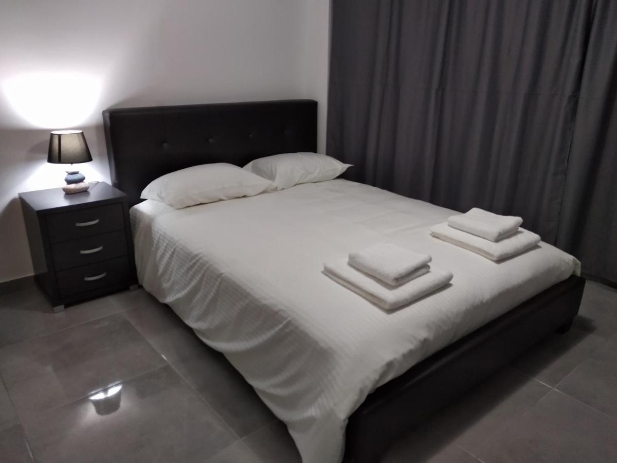 Cozy Place In The Heart Of Harbor Apartment Paphos Luaran gambar