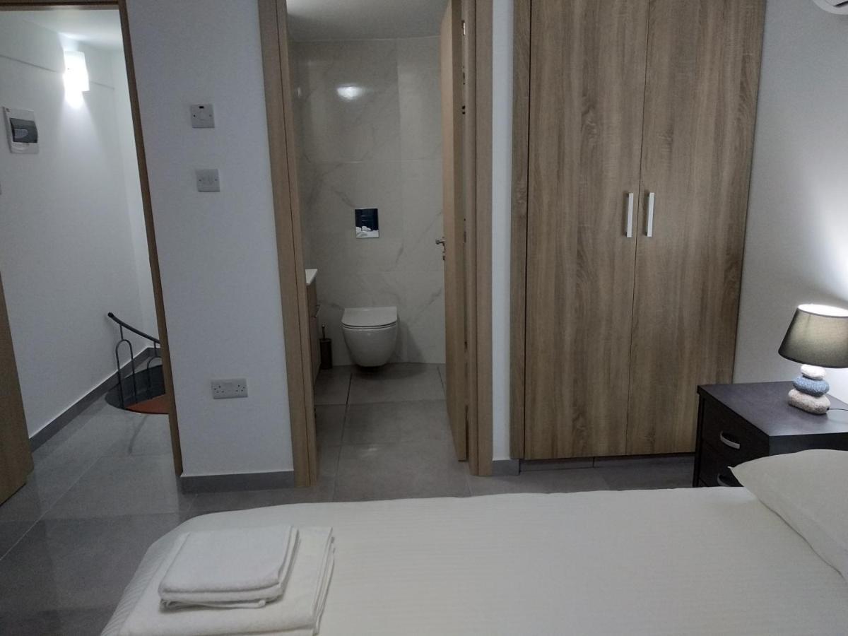 Cozy Place In The Heart Of Harbor Apartment Paphos Luaran gambar